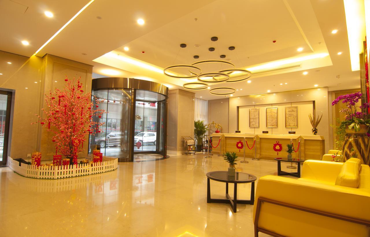 ווהאן Home Plus Suite Hotel And Apartment מראה חיצוני תמונה