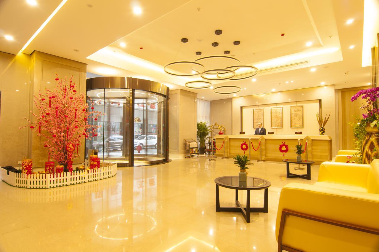 ווהאן Home Plus Suite Hotel And Apartment מראה חיצוני תמונה