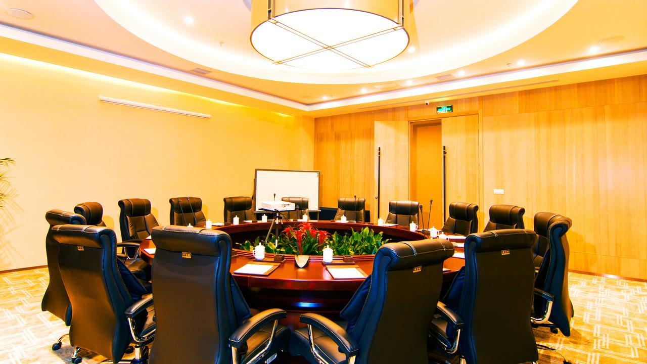 ווהאן Home Plus Suite Hotel And Apartment מראה חיצוני תמונה