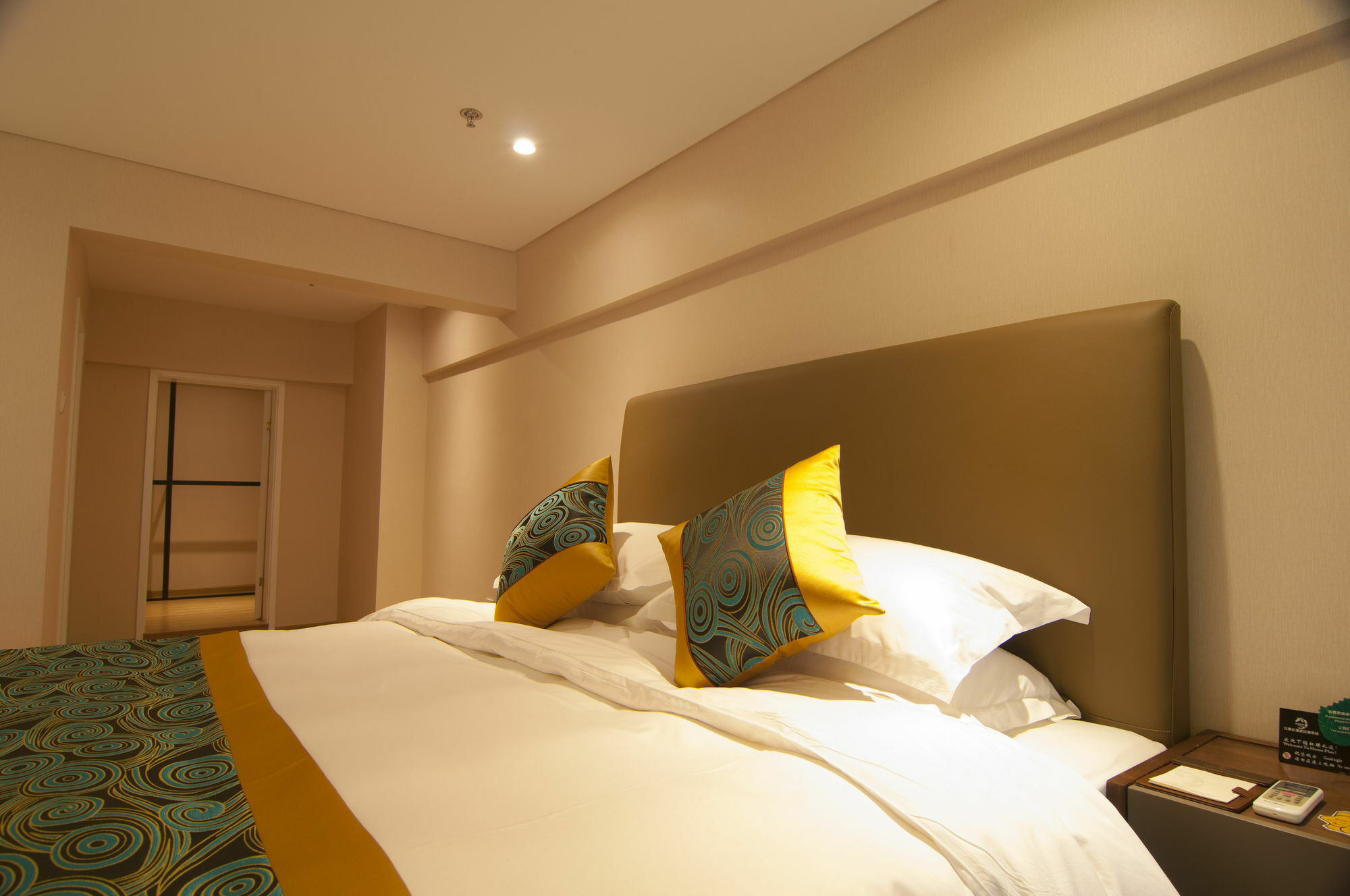 ווהאן Home Plus Suite Hotel And Apartment מראה חיצוני תמונה
