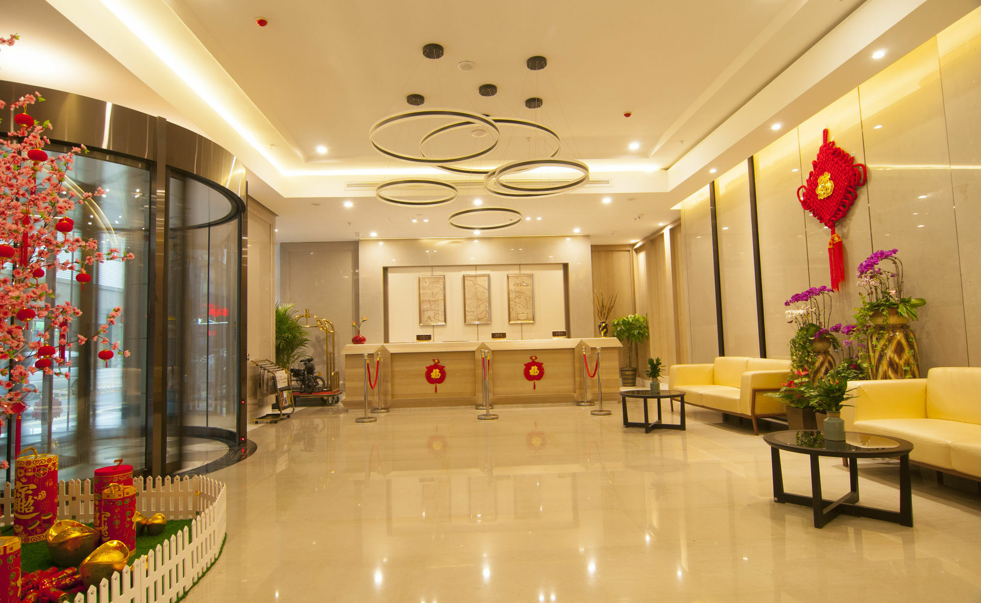ווהאן Home Plus Suite Hotel And Apartment מראה חיצוני תמונה