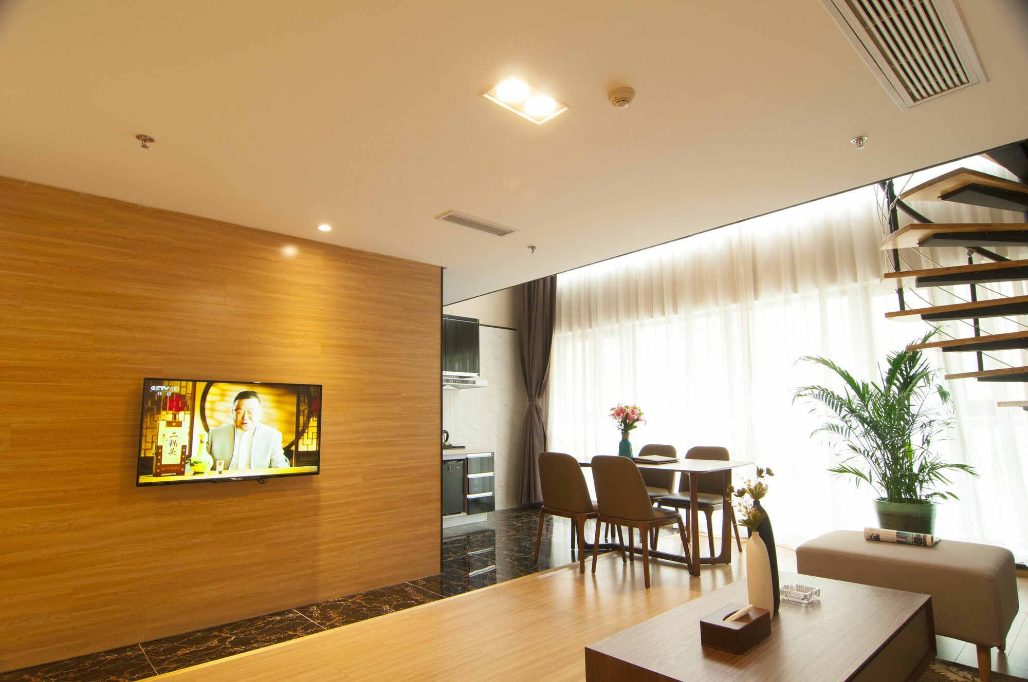 ווהאן Home Plus Suite Hotel And Apartment מראה חיצוני תמונה