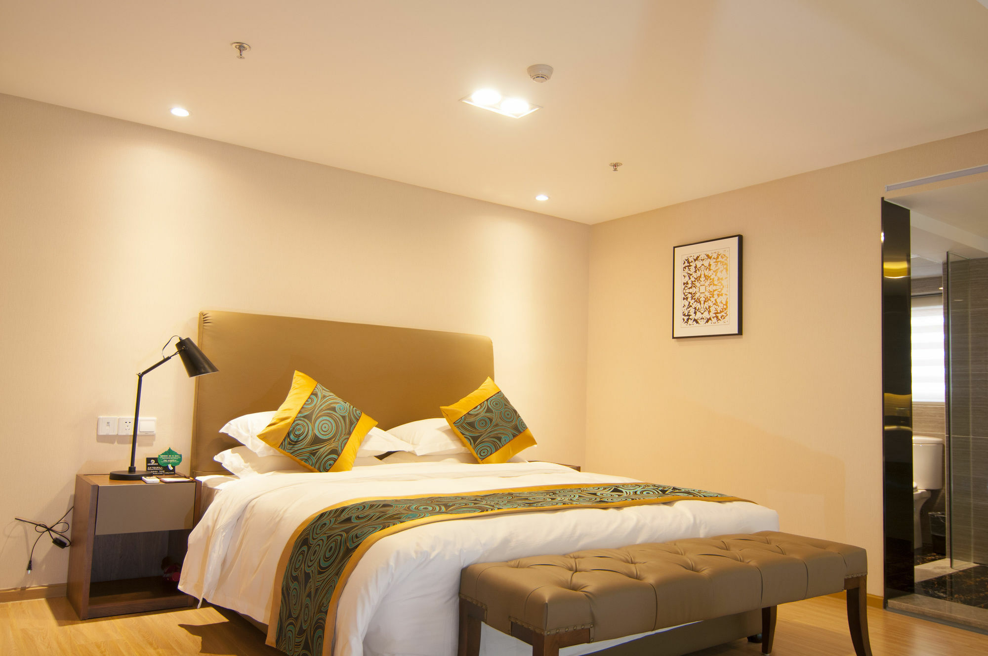 ווהאן Home Plus Suite Hotel And Apartment מראה חיצוני תמונה
