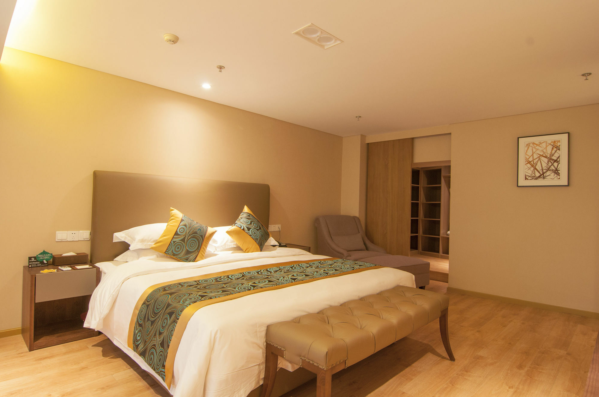 ווהאן Home Plus Suite Hotel And Apartment מראה חיצוני תמונה