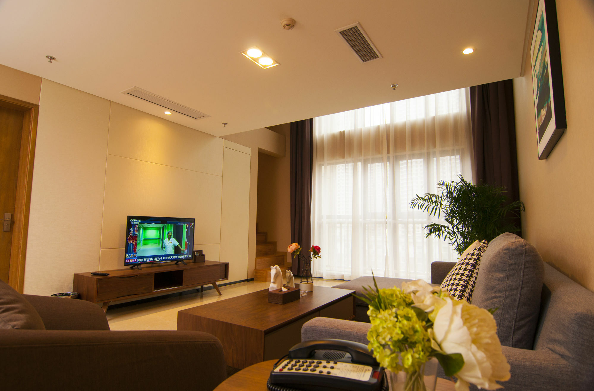 ווהאן Home Plus Suite Hotel And Apartment מראה חיצוני תמונה